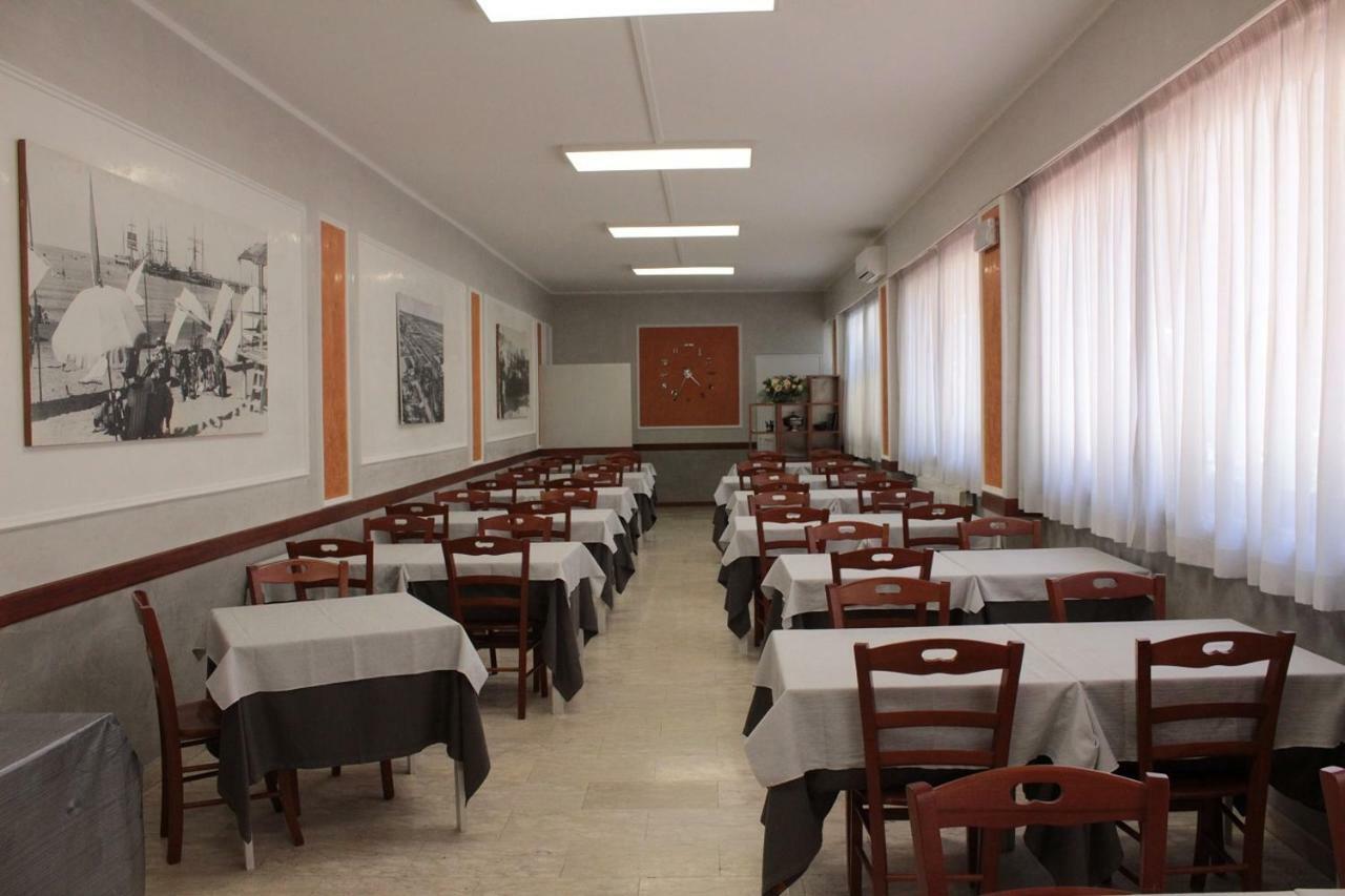 Hotel Derna Viareggio Exterior photo